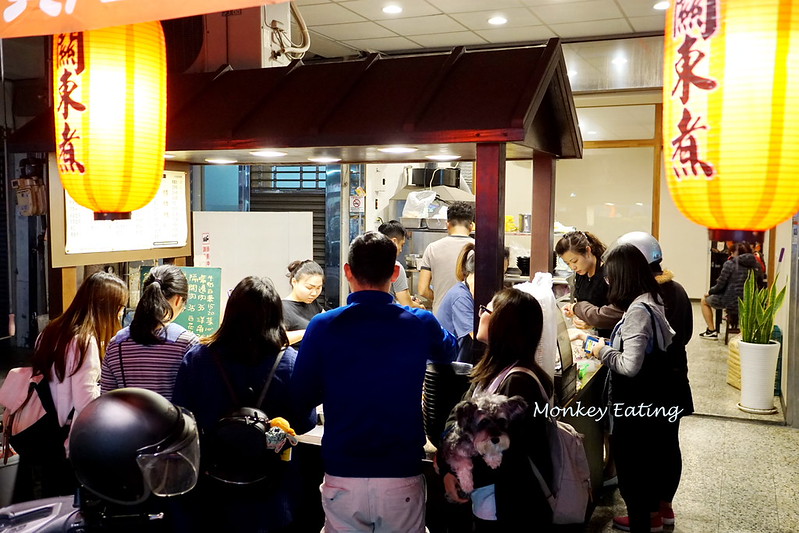 【台中豐原】下班後的平價小吃『月初關東煮』。湯頭甘甜料豐富│傳統乾拌意麵很推│豐原三民路美食 @Nini and Blue 玩樂食記 DSC07571