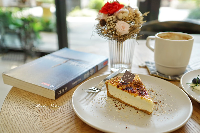 【台中豐原】靜謐悠閒的白色空間『1002 cafe&shop』。手作早午餐。下午茶。甜點│享受輕豪宅優美庭院│上騰御寶一樓 @Nini and Blue 玩樂食記 DSC09284