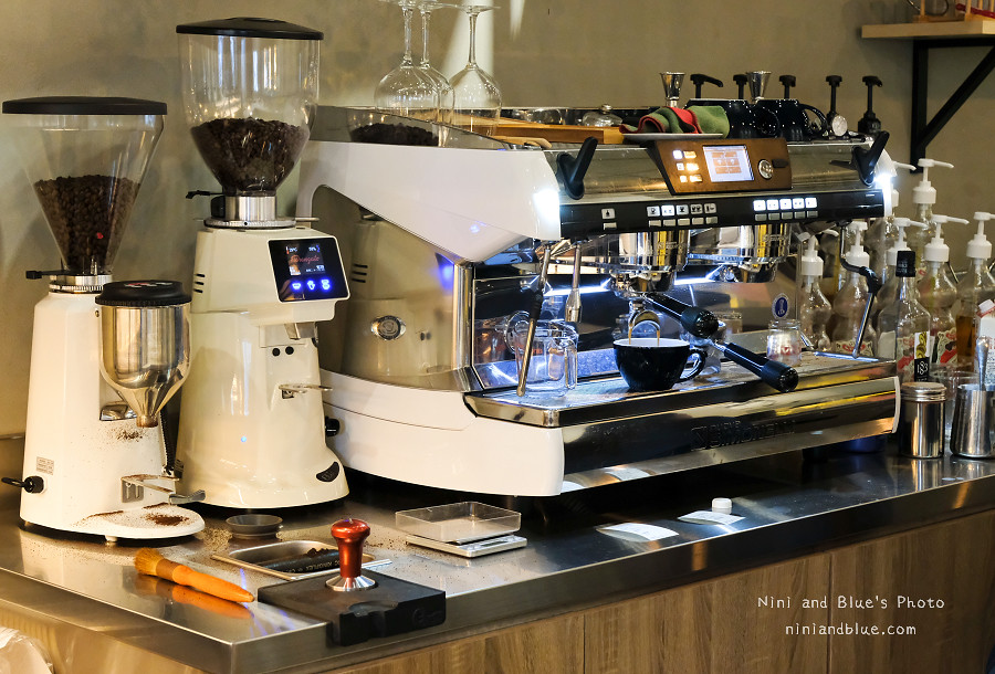 raven coffee.西屯咖啡13