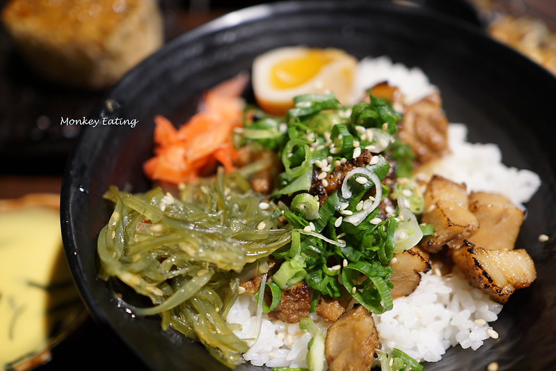 【台中豐原】『HAHA燒烤丼飯專賣店』。主打美味日式丼飯,加飯不用錢|烤物、炸物|八方夜市美食 @Nini and Blue 玩樂食記 DSC04819
