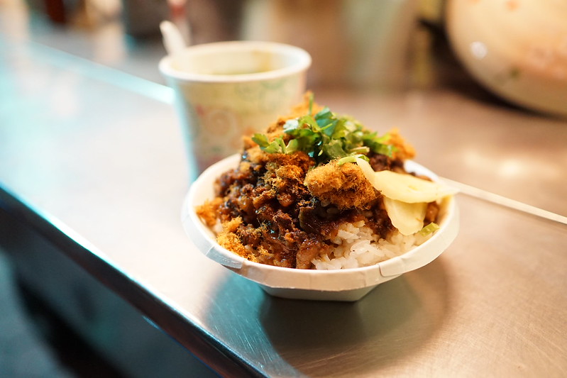 【台中豐原】在地人推薦深夜美食『無名滷肉飯』-無名宵夜阿姨滷肉飯|在地飄香十幾年的深夜美味|豐原深夜食堂 @Nini and Blue 玩樂食記 DSC01132