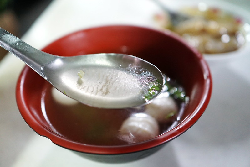 【台中豐原】在地人三十年的隱藏美味『無名肉丸。旗魚丸湯』。|深夜食堂|豐原宵夜|古早味肉丸 @Nini and Blue 玩樂食記 DSC05306