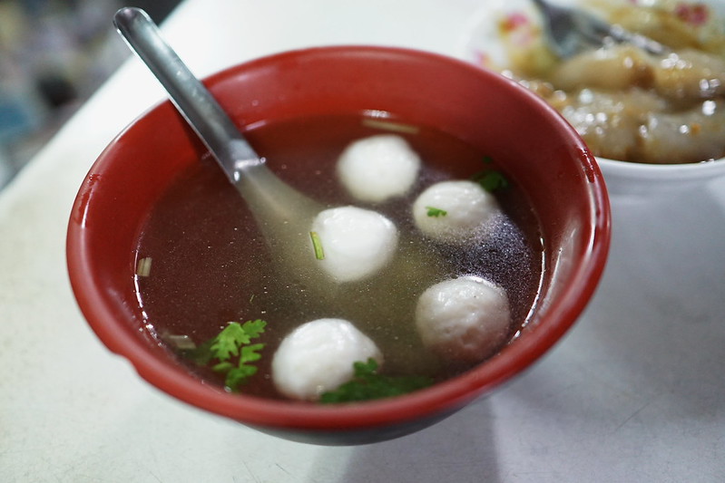 【台中豐原】在地人三十年的隱藏美味『無名肉丸。旗魚丸湯』。|深夜食堂|豐原宵夜|古早味肉丸 @Nini and Blue 玩樂食記 DSC05298