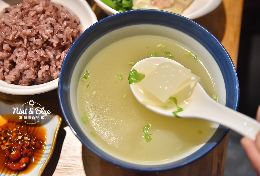 東沐食在 台中科博館 植物園 美食09