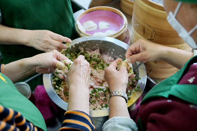 【台中豐原】在地超人氣排隊湯包『立麒鮮肉湯包』。用餐時間一位難求|皮Q彈餡爆汁|豐原水源路美食 @Nini and Blue 玩樂食記 DSC02865