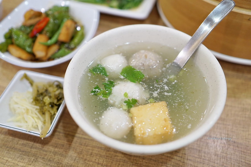 【台中豐原】在地超人氣排隊湯包『立麒鮮肉湯包』。用餐時間一位難求|皮Q彈餡爆汁|豐原水源路美食 @Nini and Blue 玩樂食記 DSC02845