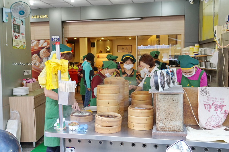 【台中豐原】在地超人氣排隊湯包『立麒鮮肉湯包』。用餐時間一位難求|皮Q彈餡爆汁|豐原水源路美食 @Nini and Blue 玩樂食記 DSC02807
