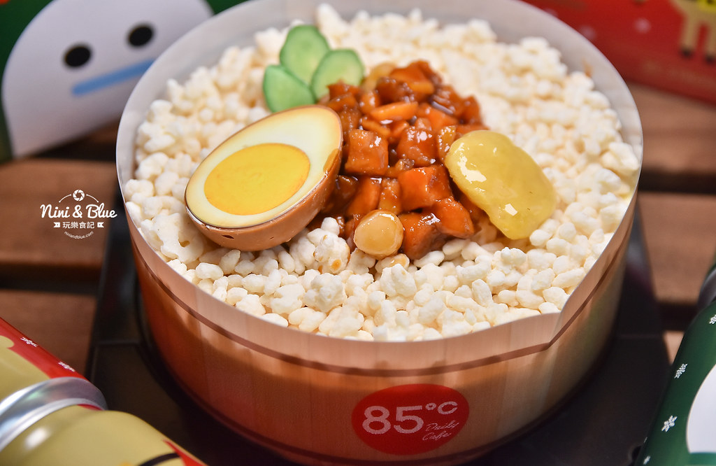 85度C滷肉飯蛋糕 金牌台灣啤酒耶誕版06