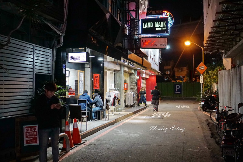 【台中豐原】『搖滾炸雞 ROCK Fried Chicken』。外皮酥脆美式炸雞│手作芝士漢堡、吐司│現做久候建議預訂│近豐原太平洋 @Nini and Blue 玩樂食記 DSC08049