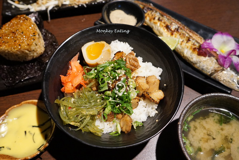 【台中豐原】『HAHA燒烤丼飯專賣店』。主打美味日式丼飯,加飯不用錢|烤物、炸物|八方夜市美食 @Nini and Blue 玩樂食記 DSC04814