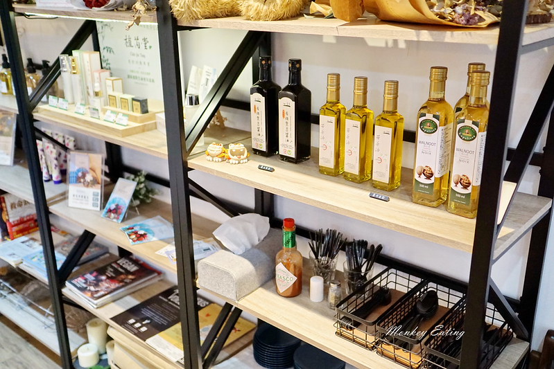 【台中西區】無蛋奶全素餐廳『Veganday Cuisine』-純素無奶蛋五辛精緻蔬食料理|全素甜點也能很美味|台中素食推薦 @Nini and Blue 玩樂食記 DSC09031