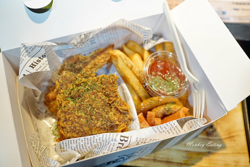 【台中豐原】『搖滾炸雞 ROCK Fried Chicken』。外皮酥脆美式炸雞│手作芝士漢堡、吐司│現做久候建議預訂│近豐原太平洋 @Nini and Blue 玩樂食記 DSC08068