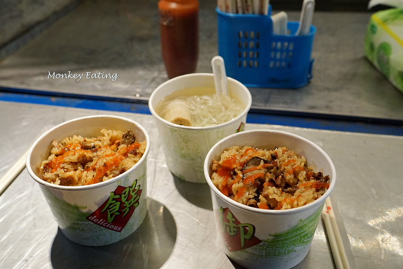 【台中豐原】不定點出沒的人氣素油飯『善田素食油飯』。沒吃素也愛不釋手|薑香麻油菇飯|豐原素食推薦 @Nini and Blue 玩樂食記 DSC07369