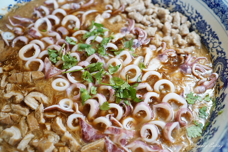 台中大雅小吃| 麵香大腸麵線,超狂 浮誇系美食推薦,大胃王挑戰邪惡三寶大碗公麵線 @Nini and Blue 玩樂食記 DSC00569