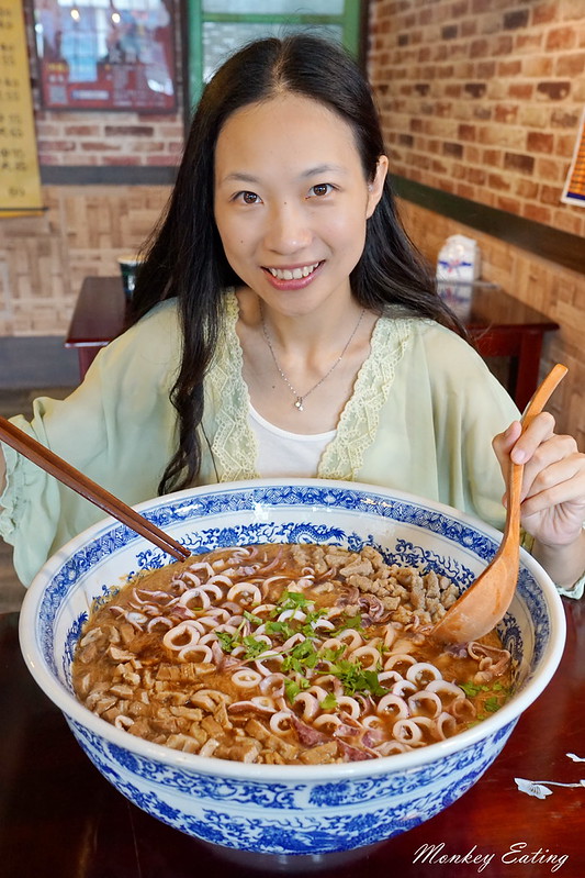 台中大雅小吃| 麵香大腸麵線,超狂 浮誇系美食推薦,大胃王挑戰邪惡三寶大碗公麵線 @Nini and Blue 玩樂食記 DSC00563