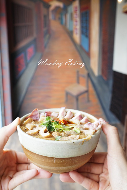 台中大雅小吃| 麵香大腸麵線,超狂 浮誇系美食推薦,大胃王挑戰邪惡三寶大碗公麵線 @Nini and Blue 玩樂食記 DSC00610