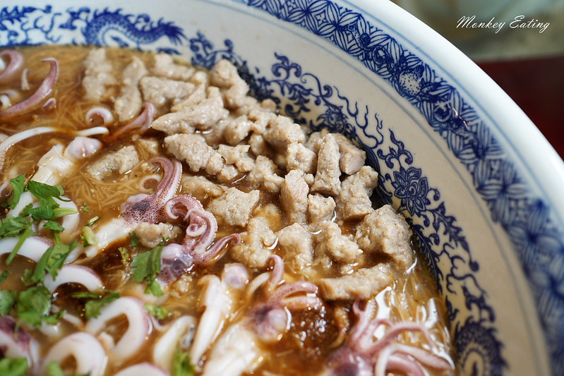 台中大雅小吃| 麵香大腸麵線,超狂 浮誇系美食推薦,大胃王挑戰邪惡三寶大碗公麵線 @Nini and Blue 玩樂食記 DSC00570