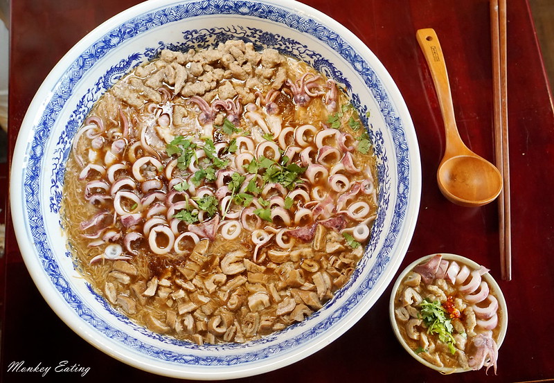 台中大雅小吃| 麵香大腸麵線,超狂 浮誇系美食推薦,大胃王挑戰邪惡三寶大碗公麵線 @Nini and Blue 玩樂食記 DSC00566