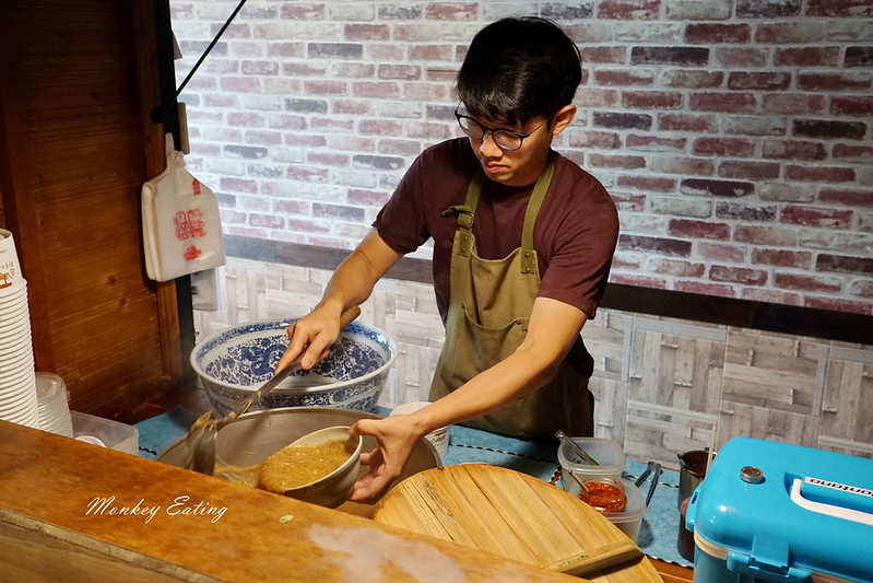 台中大雅小吃| 麵香大腸麵線,超狂 浮誇系美食推薦,大胃王挑戰邪惡三寶大碗公麵線 @Nini and Blue 玩樂食記 DSC00513