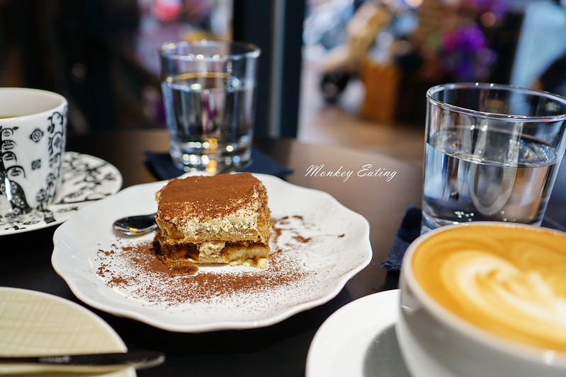 【台中豐原】HereCoffee這裡咖啡店│充滿現代風的質感精品咖啡,另有手作司康跟甜點│近廟東商圈 @Nini and Blue 玩樂食記 DSC02528