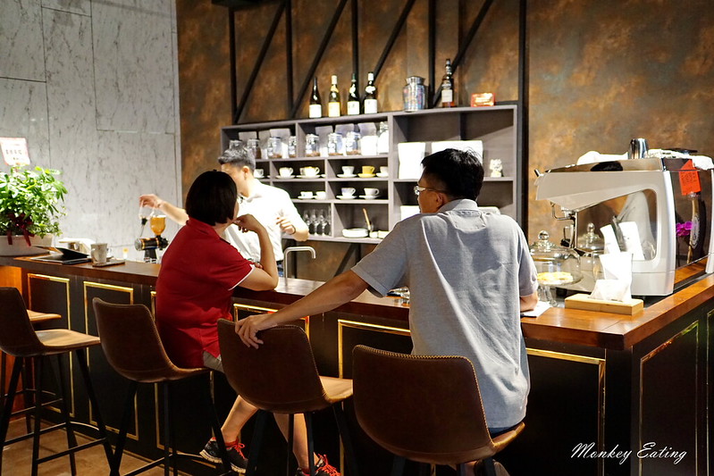 【台中豐原】HereCoffee這裡咖啡店│充滿現代風的質感精品咖啡,另有手作司康跟甜點│近廟東商圈 @Nini and Blue 玩樂食記 DSC02505