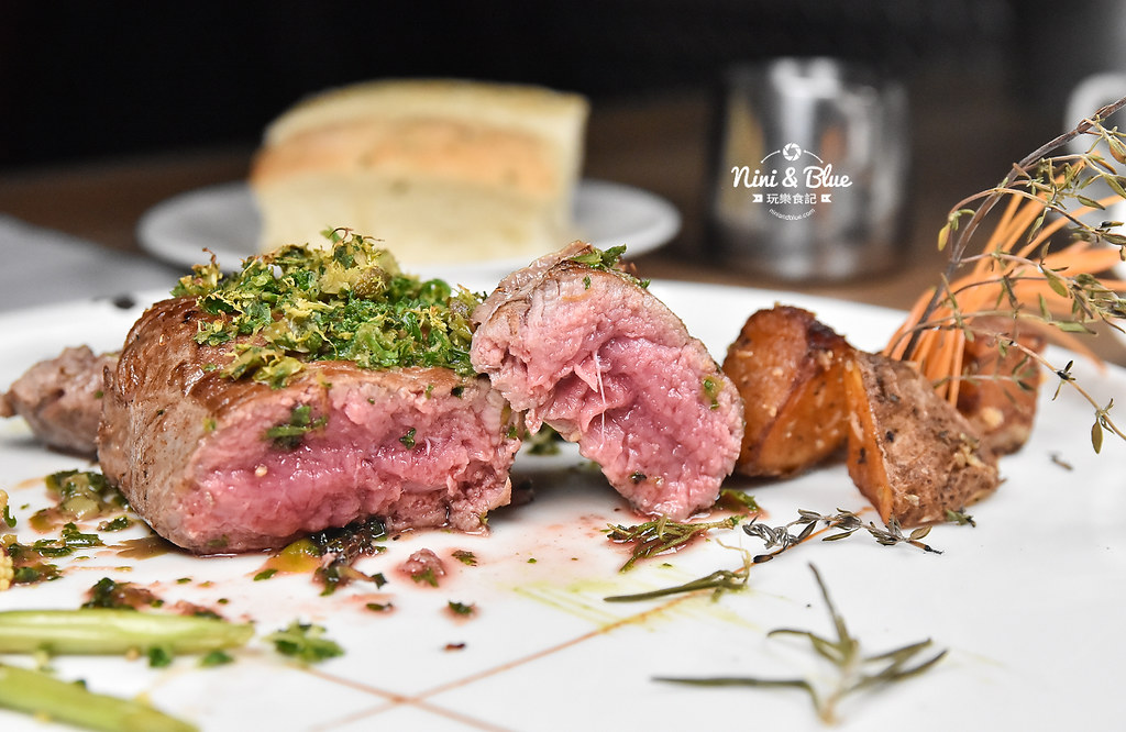 黑牛炭火岩燒牛排 濕式熟成牛肉18