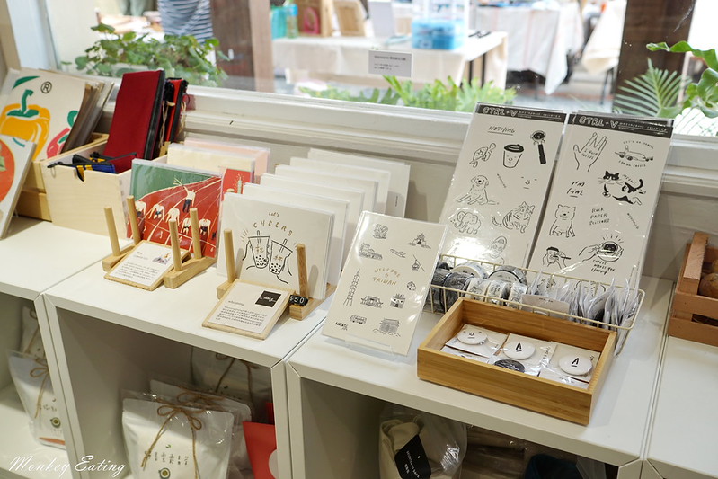 【台中西區】小日子商号審計店|審計新村雜誌選物、咖啡下午茶,白色簡約文青風 @Nini and Blue 玩樂食記 DSC04098