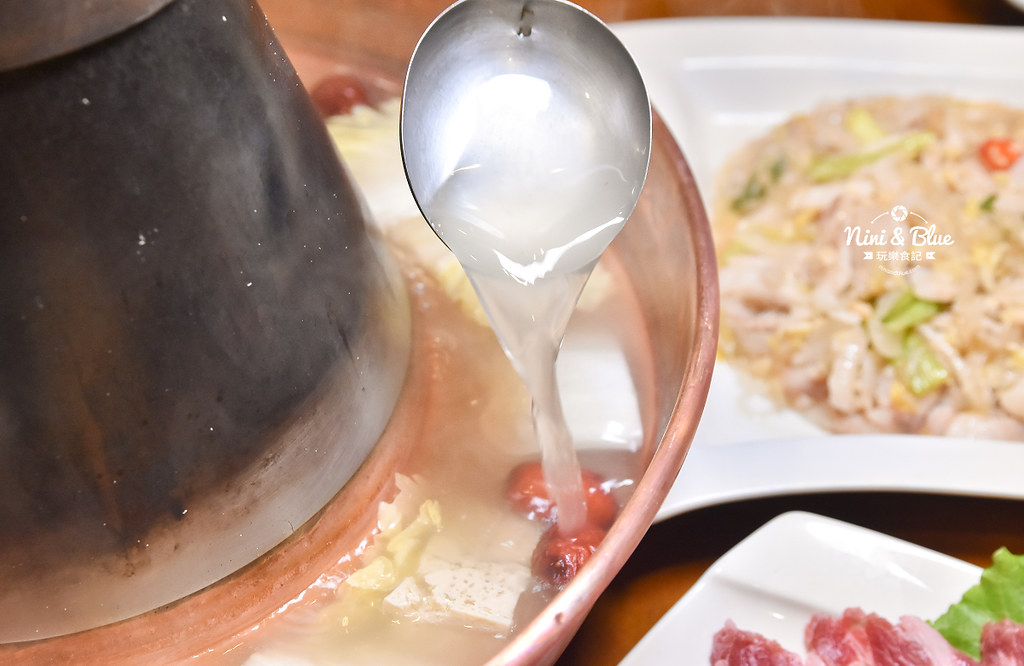 徠圍爐北方風味館 酸菜白肉鍋 菜單16