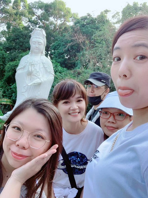 台中大坑-寧靜海觀音亭│大坑9號步道終點休息站,周末有供應免費素食早齋唷 @Nini and Blue 玩樂食記 72814873_3082859978396900_4795478715679113216_n