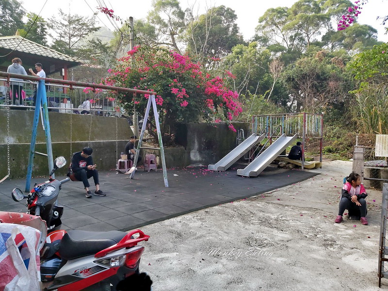 台中大坑-寧靜海觀音亭│大坑9號步道終點休息站,周末有供應免費素食早齋唷 @Nini and Blue 玩樂食記 20200104_083558_15