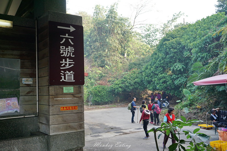 台中景點│大坑6號登山步道。峭壁繩索吊橋好刺激,沿途經觀音亭到風動石公園 @Nini and Blue 玩樂食記 DSC07297