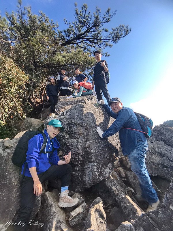 台中鳶嘴山│台灣最美中級山脈!挑戰驚險峭壁攀岩,此生必訪超美景色盡收眼底,台中登山旅遊景點推薦 @Nini and Blue 玩樂食記 鳶嘴_200209_0088