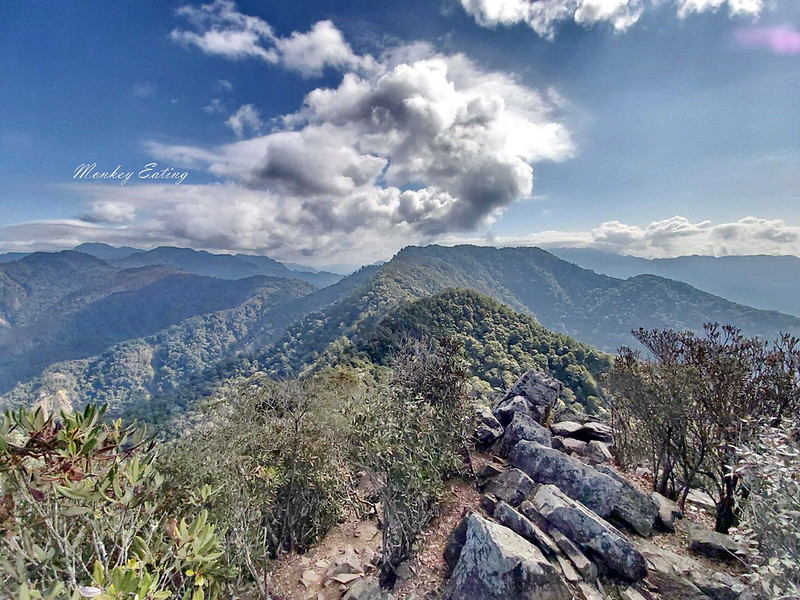台中鳶嘴山│台灣最美中級山脈!挑戰驚險峭壁攀岩,此生必訪超美景色盡收眼底,台中登山旅遊景點推薦 @Nini and Blue 玩樂食記 均聖手機_200208_0015