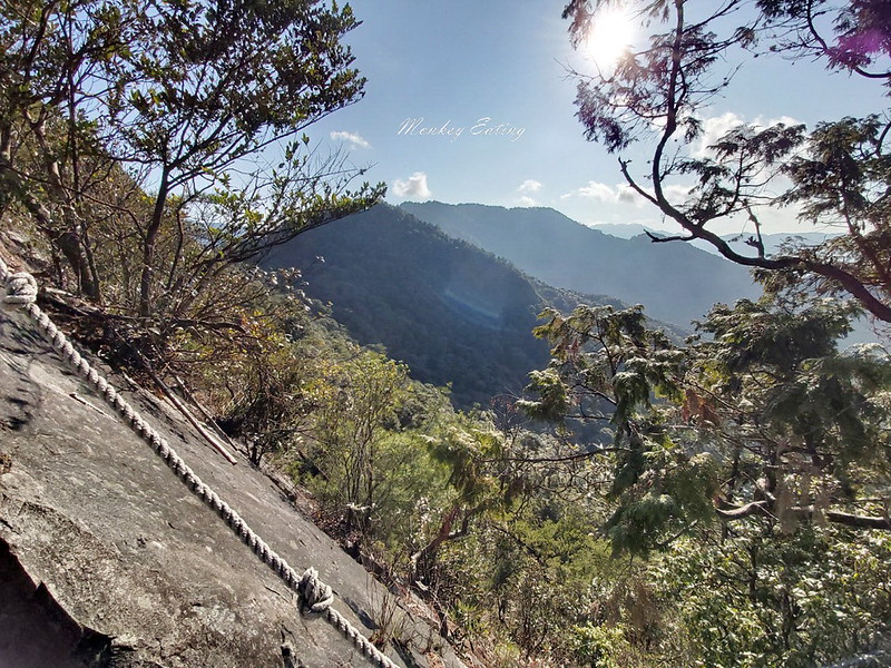 台中鳶嘴山│台灣最美中級山脈!挑戰驚險峭壁攀岩,此生必訪超美景色盡收眼底,台中登山旅遊景點推薦 @Nini and Blue 玩樂食記 均聖手機_200208_0046