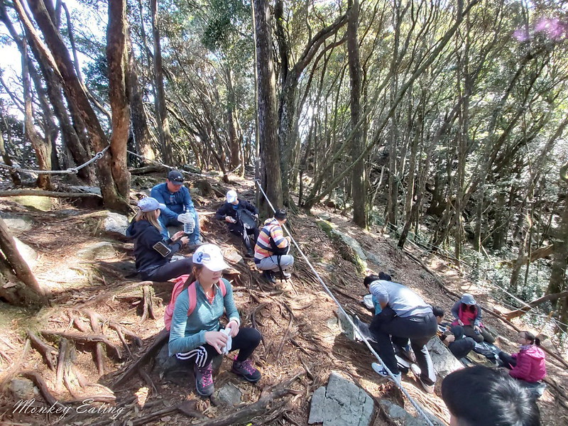台中鳶嘴山│台灣最美中級山脈!挑戰驚險峭壁攀岩,此生必訪超美景色盡收眼底,台中登山旅遊景點推薦 @Nini and Blue 玩樂食記 均聖手機_200208_0006