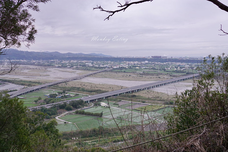 【苗栗三義】火炎山登山步道。熱門打卡台版大峽谷,親子健行順遊桐花步道 @Nini and Blue 玩樂食記 DSC08979