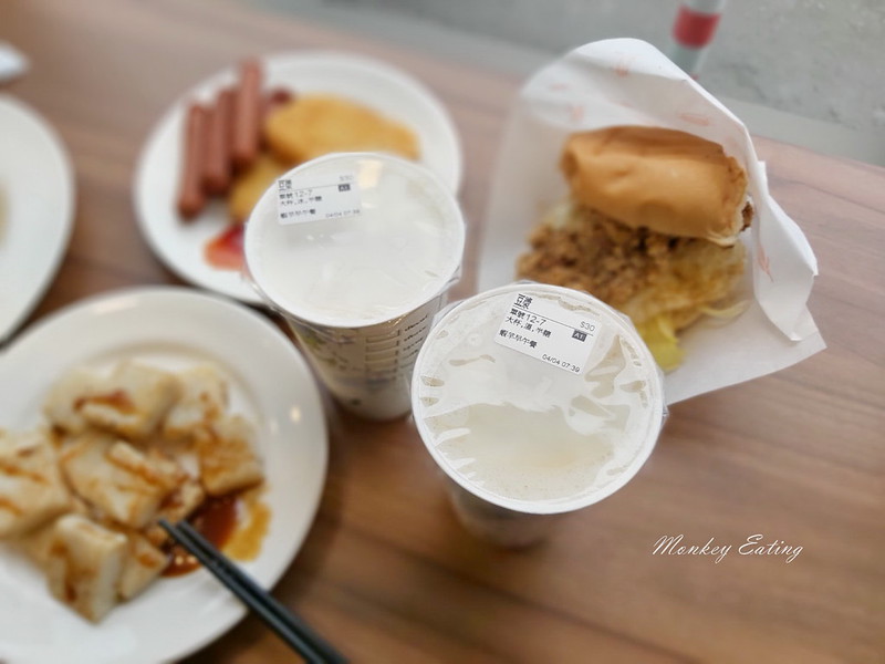 【台中豐原】蝦羋早午餐│中西式早午餐品項豐富,漢堡吐司蛋餅鐵板麵,用餐不限時有WIFI @Nini and Blue 玩樂食記 20200404_080012_4