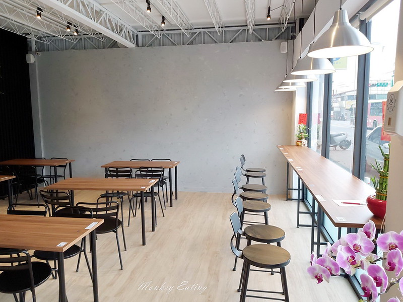 【台中豐原】蝦羋早午餐│中西式早午餐品項豐富,漢堡吐司蛋餅鐵板麵,用餐不限時有WIFI @Nini and Blue 玩樂食記 20200404_073104_1