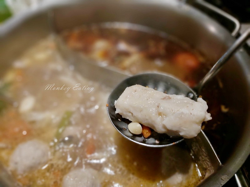 【台中北屯】小蒙牛頂級麻辣養生鍋|台中火鍋吃到飽推薦,頂級和牛、霸王蝦、哈根達司任你吃到飽 @Nini and Blue 玩樂食記 小蒙牛_200405_0037