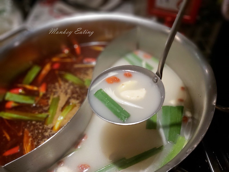 【台中北屯】小蒙牛頂級麻辣養生鍋|台中火鍋吃到飽推薦,頂級和牛、霸王蝦、哈根達司任你吃到飽 @Nini and Blue 玩樂食記 小蒙牛_200405_0019