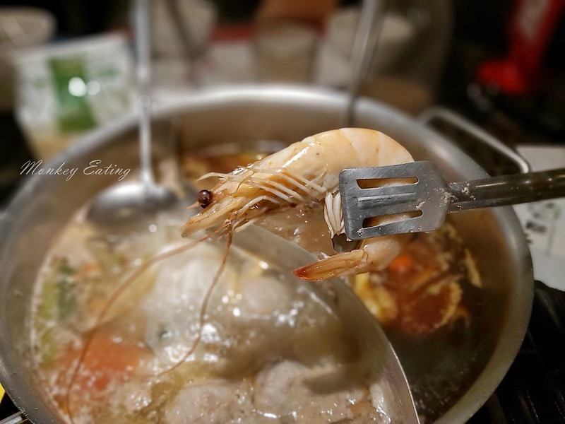 【台中北屯】小蒙牛頂級麻辣養生鍋|台中火鍋吃到飽推薦,頂級和牛、霸王蝦、哈根達司任你吃到飽 @Nini and Blue 玩樂食記 小蒙牛_200405_0036