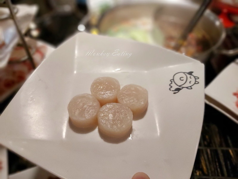 【台中北屯】小蒙牛頂級麻辣養生鍋|台中火鍋吃到飽推薦,頂級和牛、霸王蝦、哈根達司任你吃到飽 @Nini and Blue 玩樂食記 小蒙牛_200405_0029