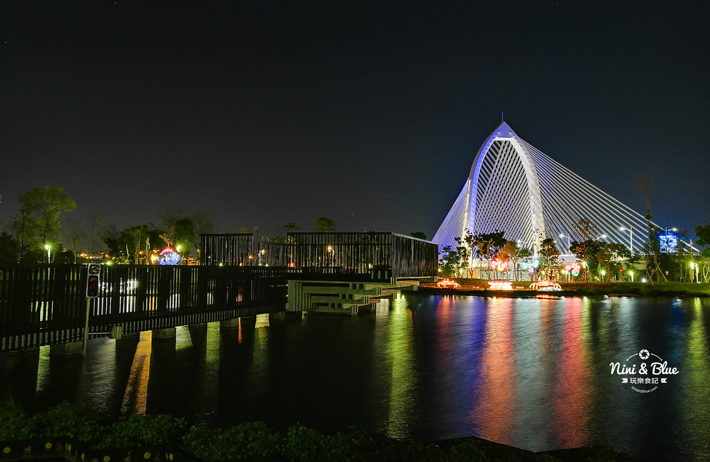 台中中央公園 水湳 恐龍燈 豎琴橋夜景14