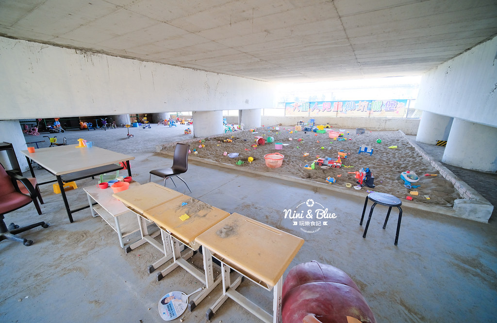 台中大里19甲公園 愛心 沙坑10