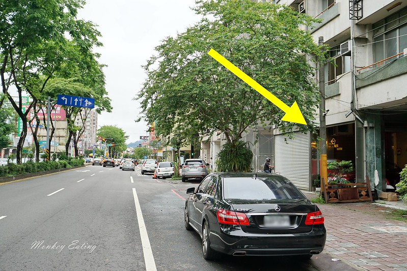 【台中豐原】哈拉龜咖啡│老車骨董收藏復古風咖啡館,自家烘焙手沖咖啡配上鹽可頌好享受 @Nini and Blue 玩樂食記 DSC00512