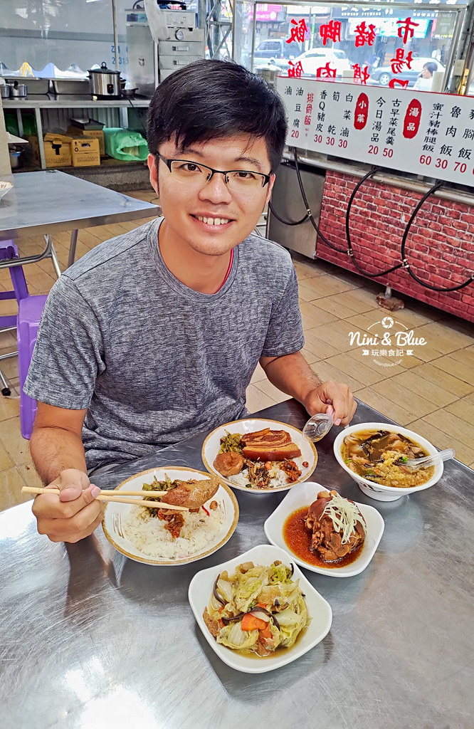 草屯菜市場口爌肉飯豬腳便當21