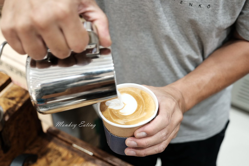 【台中北屯】Tamp Cafe│自家烘焙咖啡館,結合質感空間與設計,雨天喝咖啡好悠哉~ @Nini and Blue 玩樂食記 DSCF0194