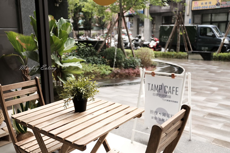 【台中北屯】Tamp Cafe│自家烘焙咖啡館,結合質感空間與設計,雨天喝咖啡好悠哉~ @Nini and Blue 玩樂食記 DSCF0180