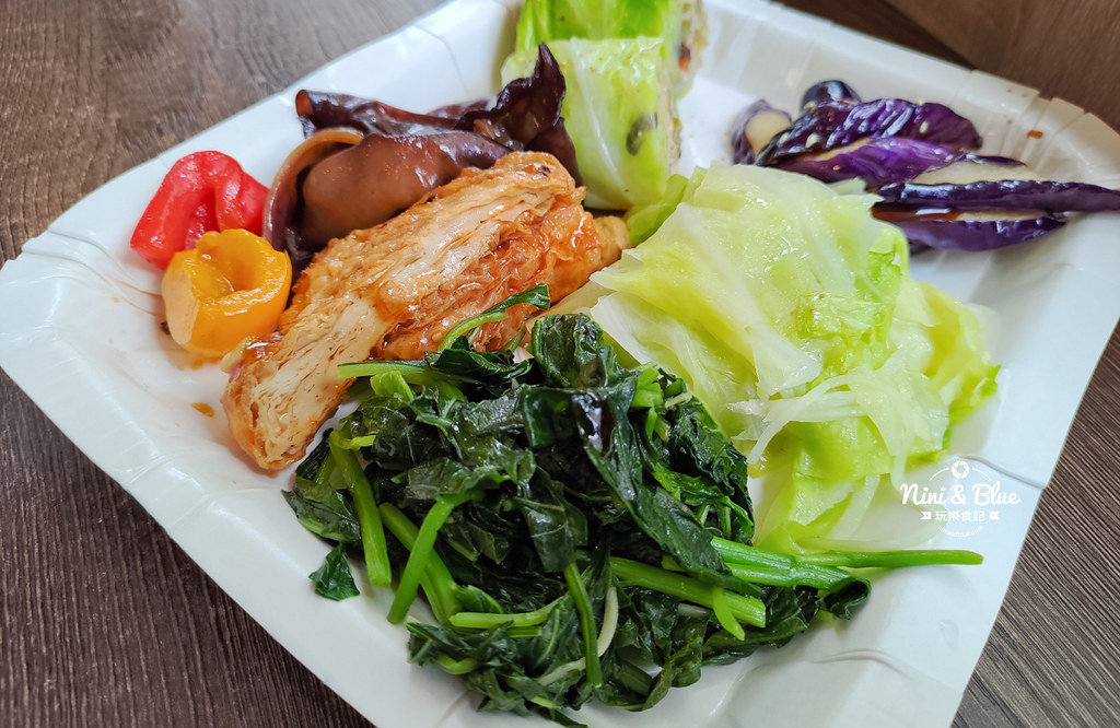 初一素食自助餐 台中素食15