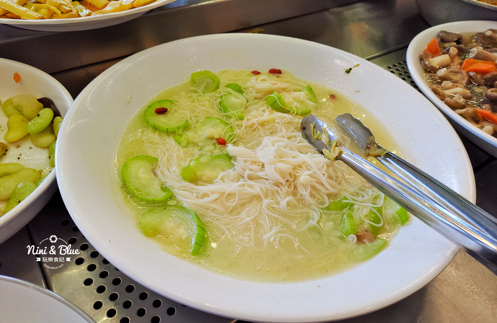 初一素食自助餐 台中素食12
